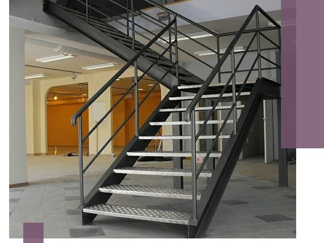 Лестницы для офиса в Колпине: изготовление, монтаж, демонтаж