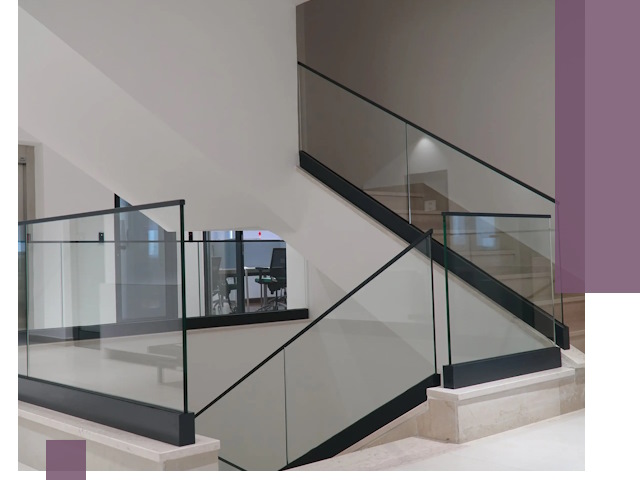 Стеклянные перила премиум-класса с установкой в Колпине