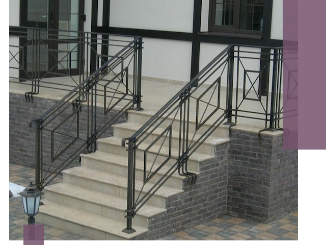 Перила для крыльца в Колпине — монтаж, изготовление и установка