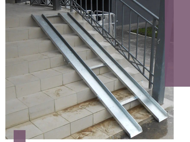 Пандусы для детских колясок в Колпине: изготовление и монтаж