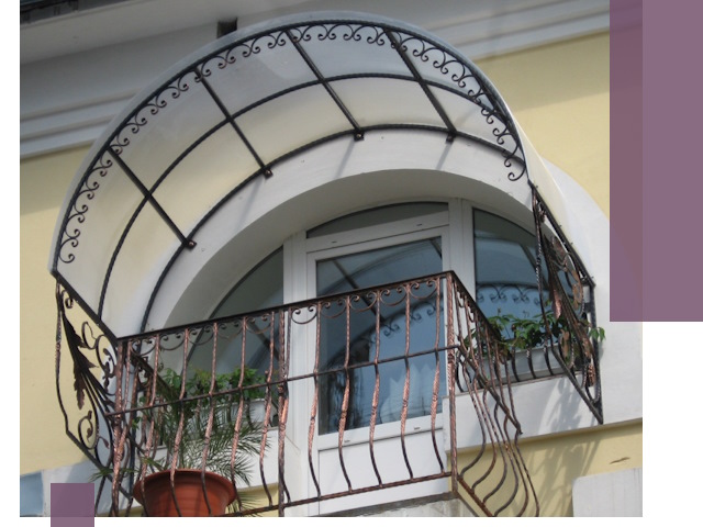 Козырьки над балконом в Колпине — изготовление и монтаж