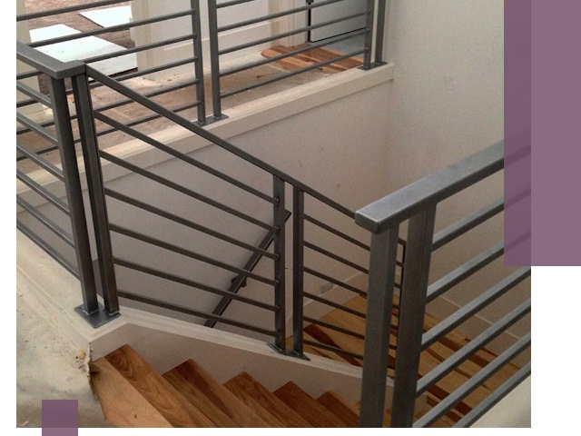 Изготовление поручней из металла и дерева в Колпине